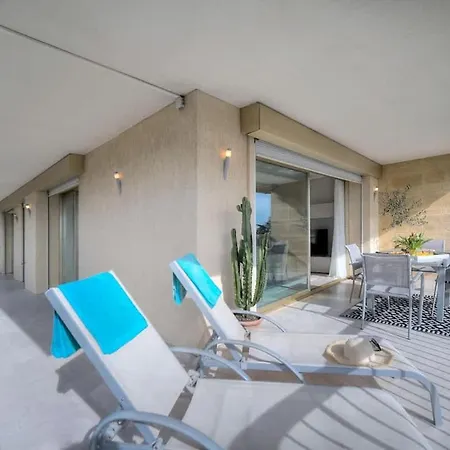 Serenity By The Sea 180 Degrees Sea View And Pool Apartmán *