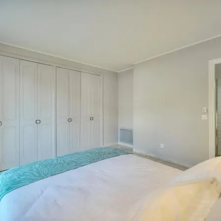 Apartmán Serenity By The Sea 180 Degrees Sea View And Pool