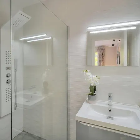 Apartmán Serenity By The Sea 180 Degrees Sea View And Pool *